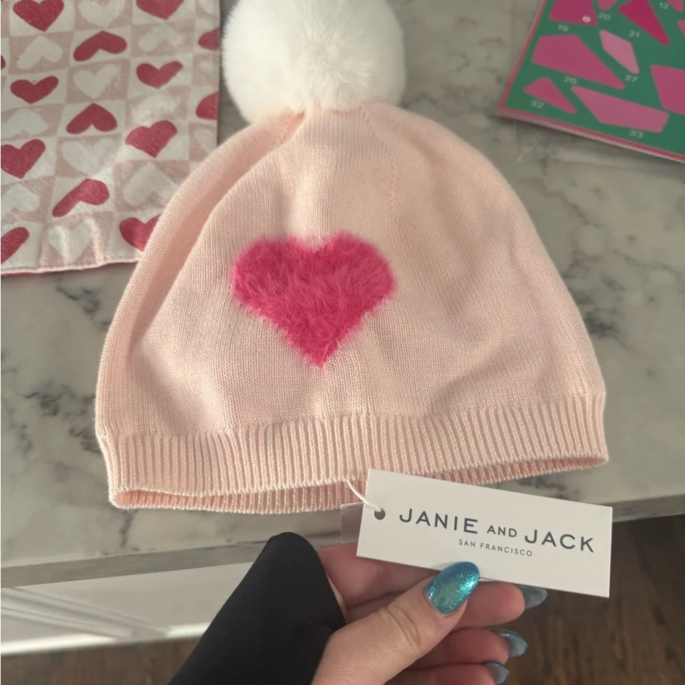NWT POM POM HEART HAT